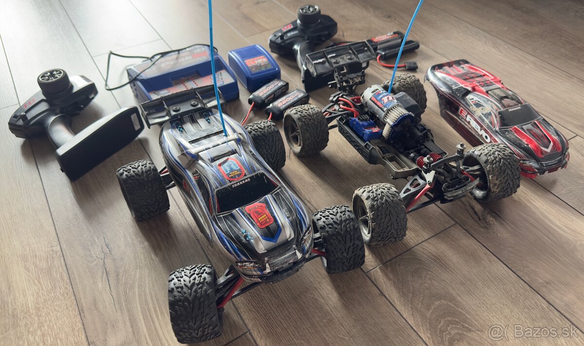 2 x Traxxas E-Revo 1:16