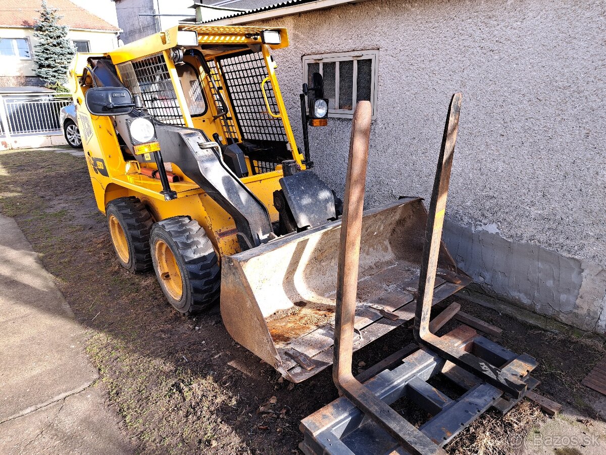 Šmykom riadený nakladač JCB ROBOT 150