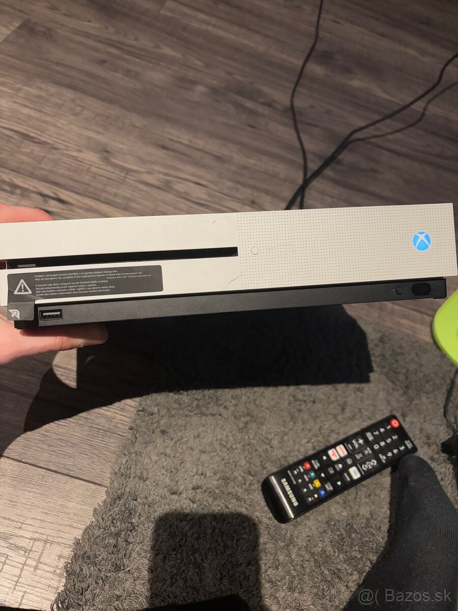 Xbox one s 500gb (Nefunkčna mechnika)