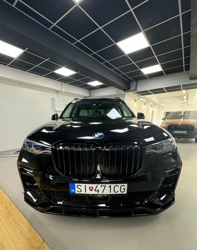 BMW X7 M50i TOP