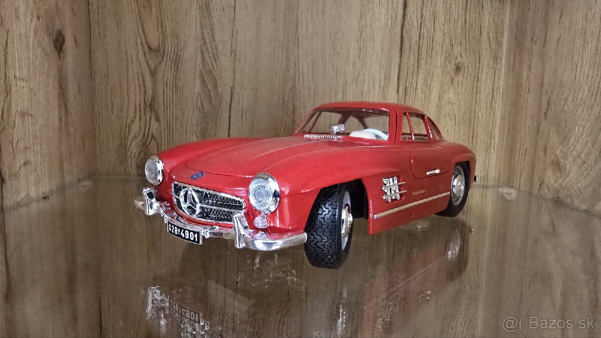 Bburago 1:18 Mercedes-Benz 300 SL(1954) Red

