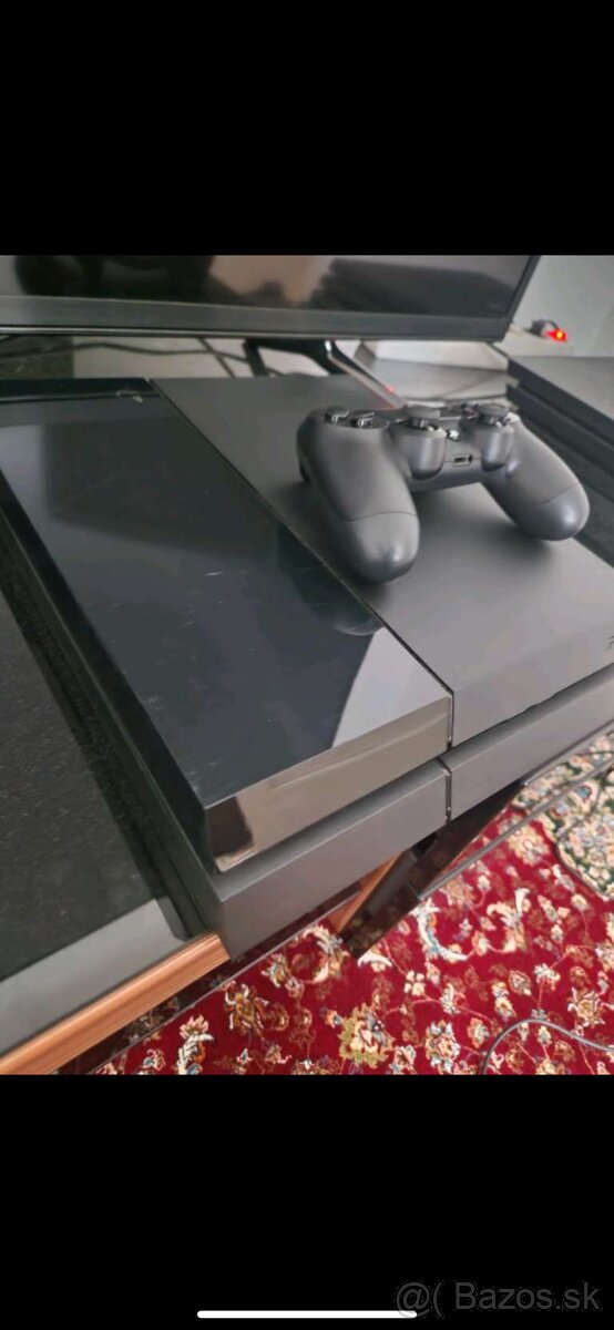 PlayStation 4 500GB (80 digitálnych hier ca 700€ )