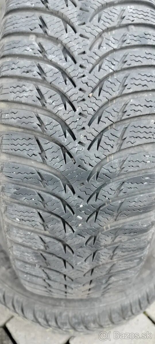 Predám 2 zimné pneumatiky 195/65 R15 91T Kumho