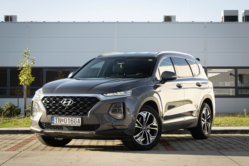 Hyundai Santa Fe Premium 2,2 CRDi 147kw 4x4 A/T8 7 MIEST