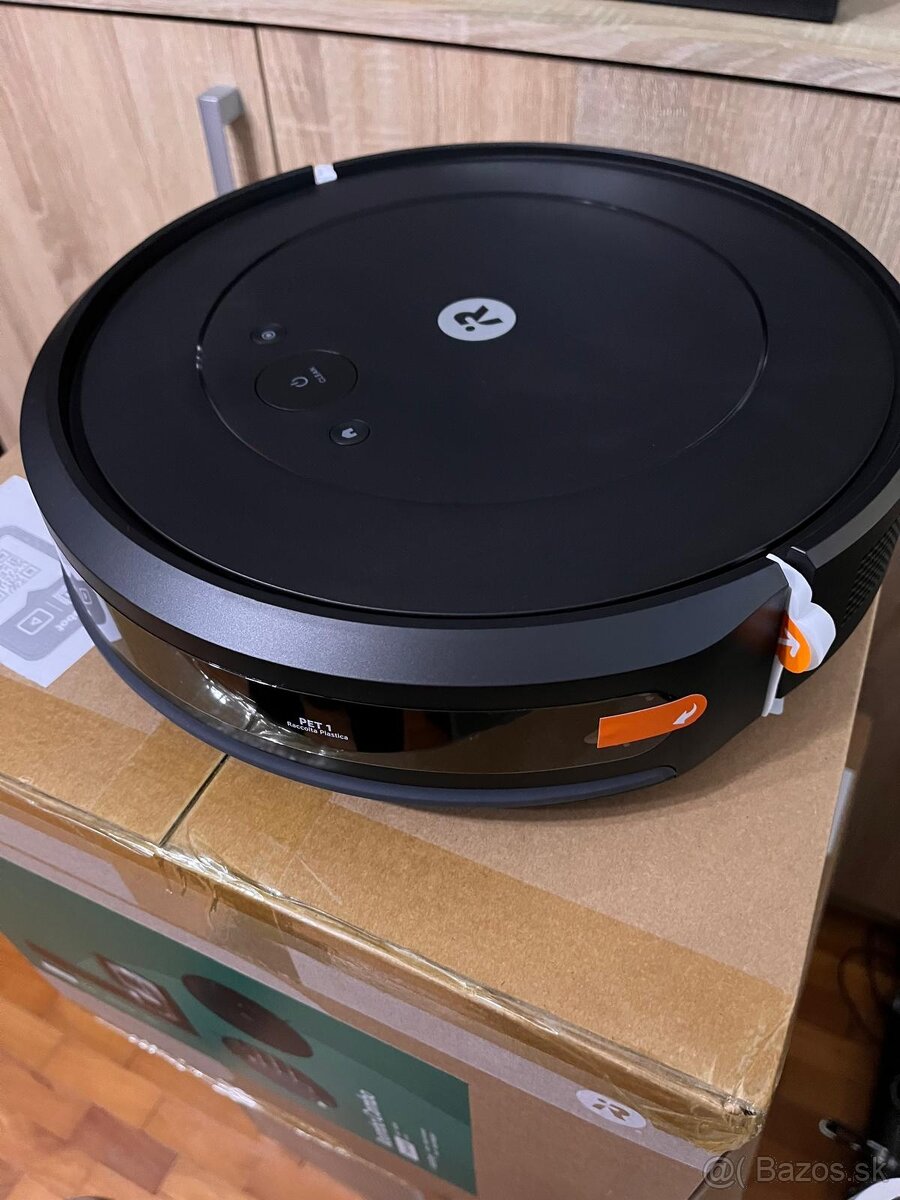 Robotický vysávač iRobot Roomba Combo 2 Essential