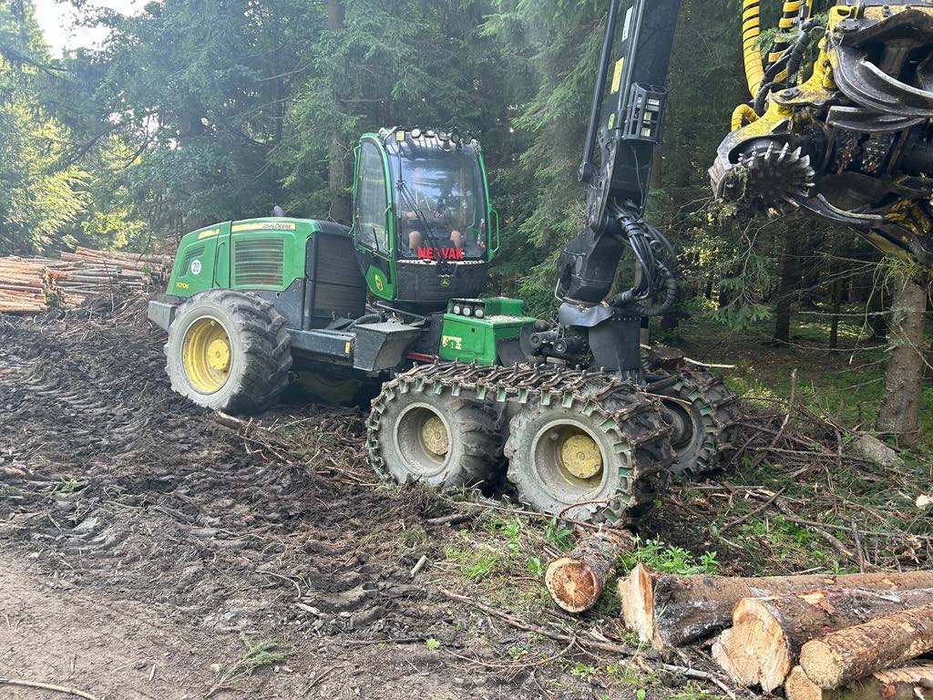 John Deere 1270E