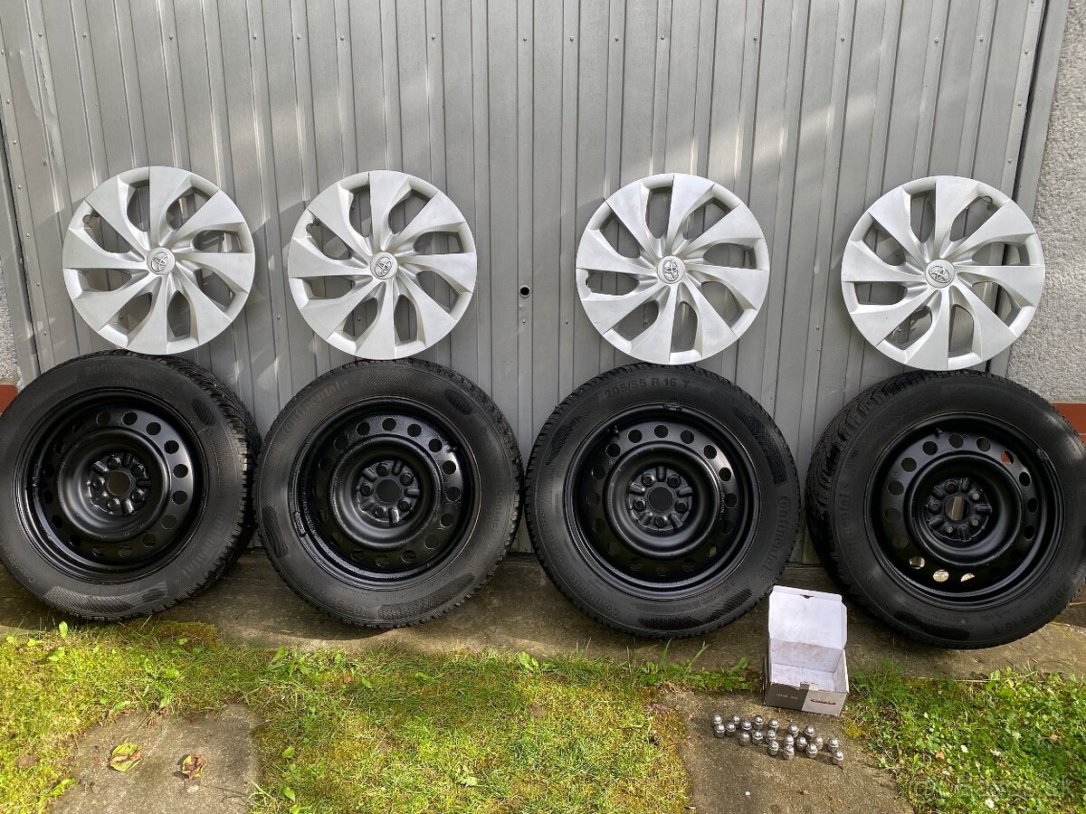 Predam disky R16 Toyota + pneu zimné 205/55 R16 Continental