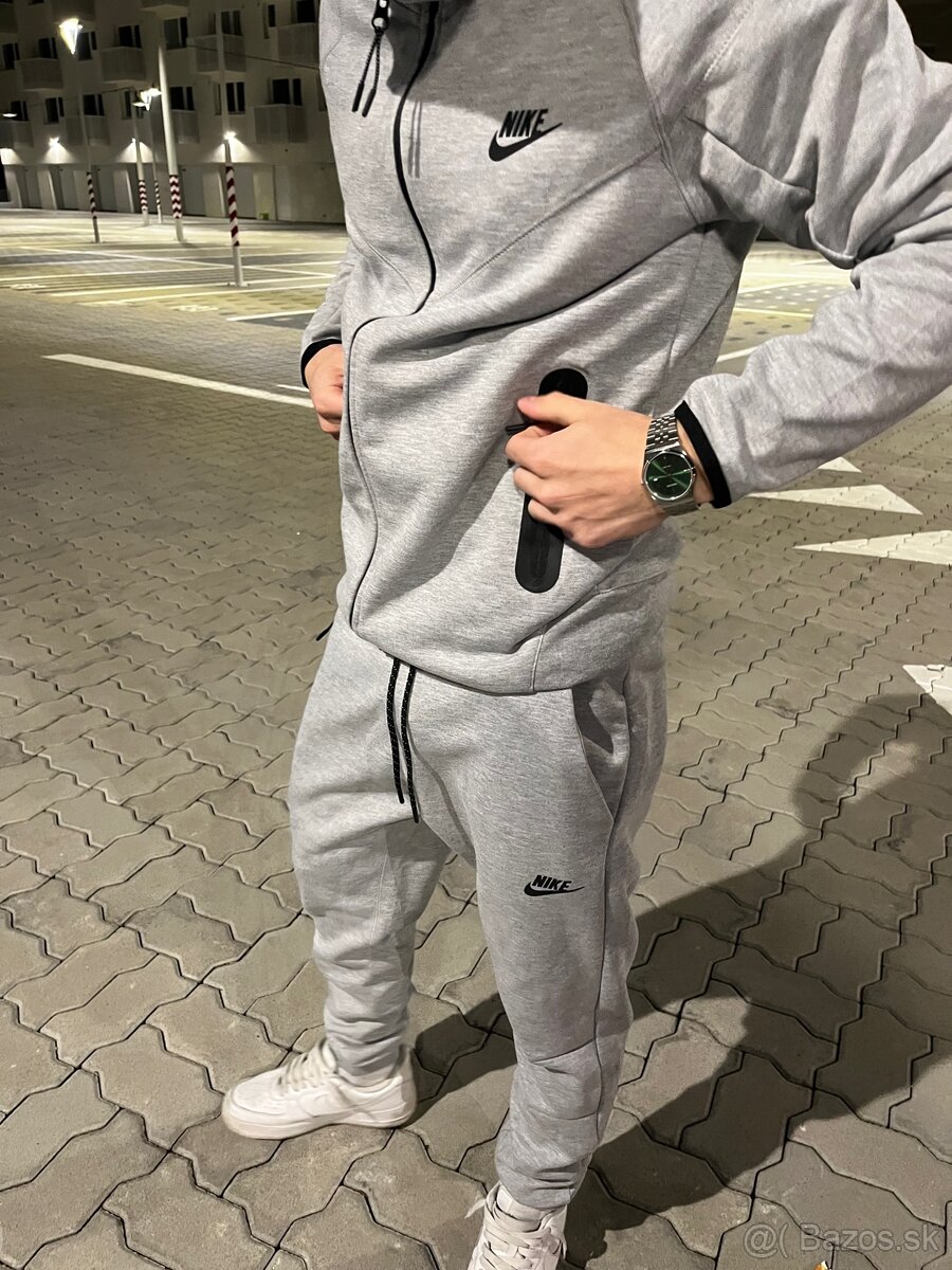 Tech fleece