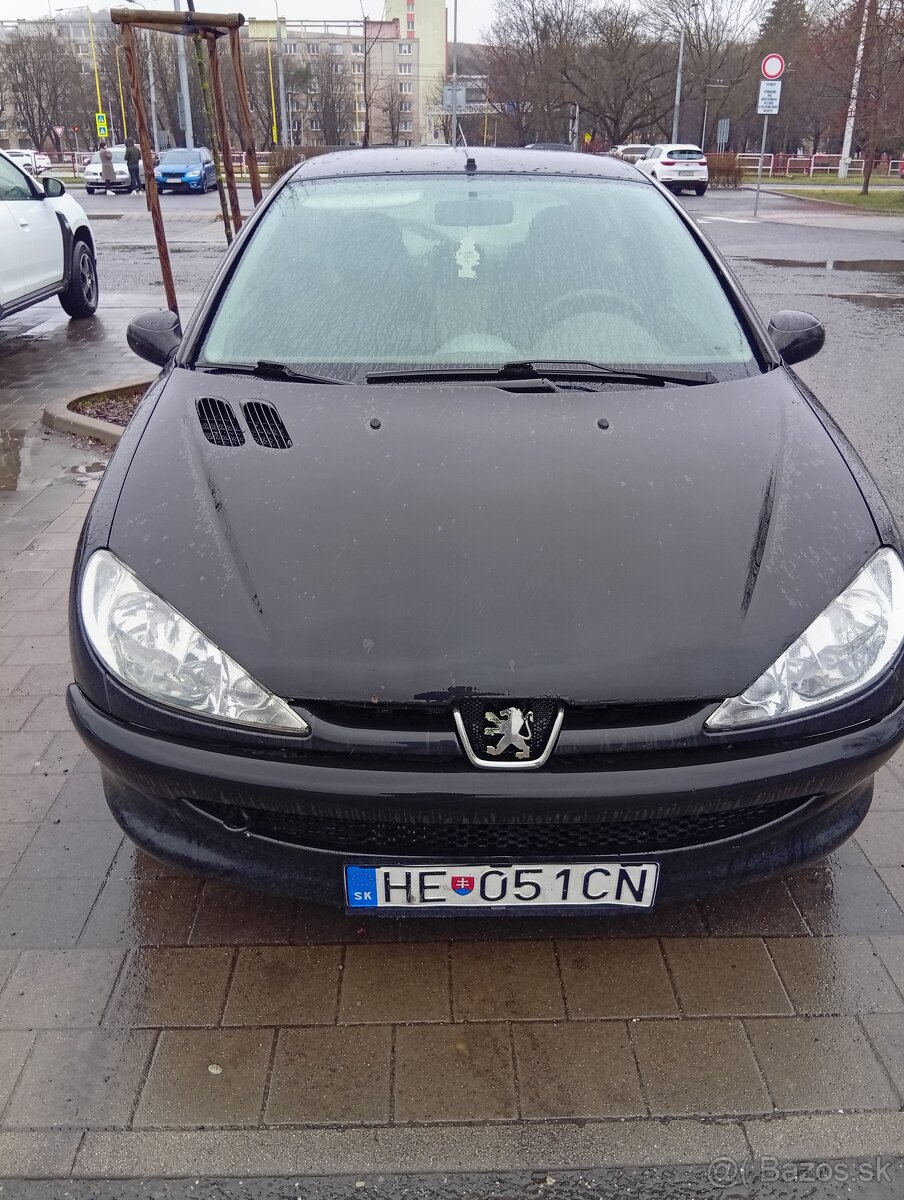 Predám Peugeot 206  1.1 benzín