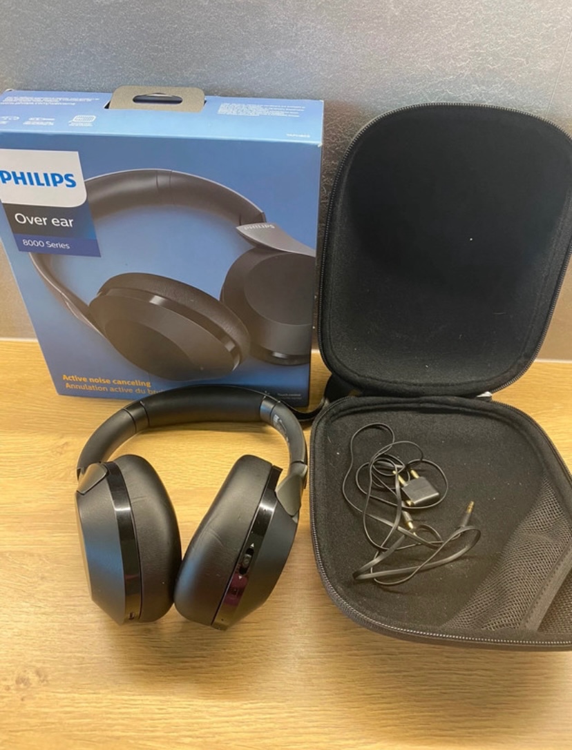 Philips Over Ear 8000 series