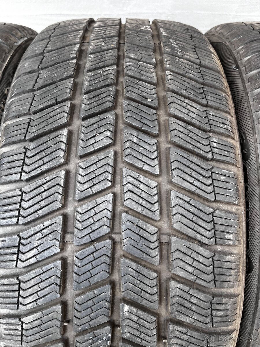 225/40R18 Barum zimne