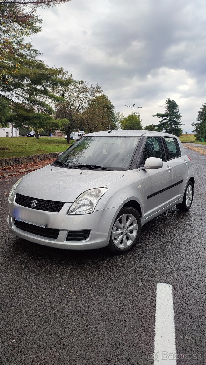 Suzuki Swift 1.3i , 48 000 km, model 2011, kúpené na SK