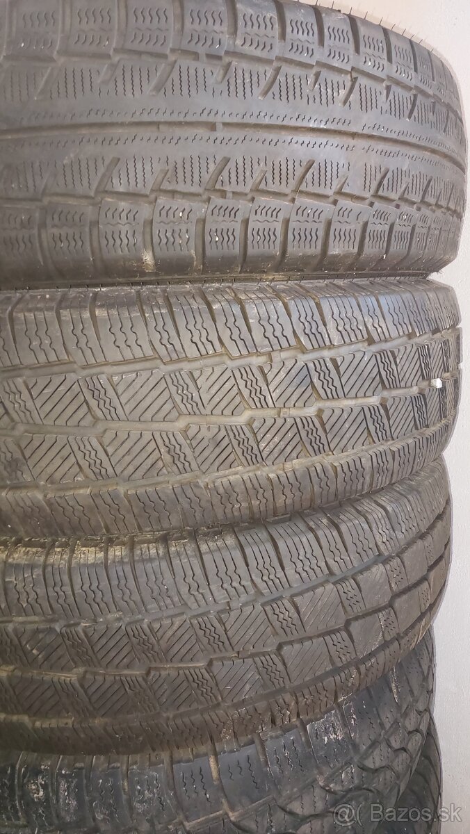 215/75 R16