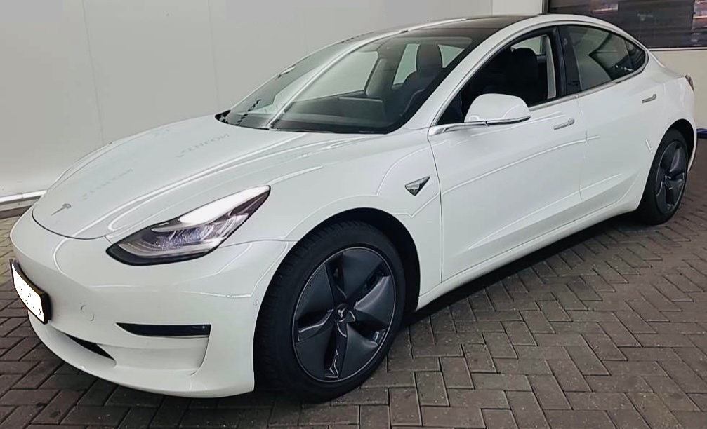 Tesla model 3 Long range - možný odpočet DPH - v záruke