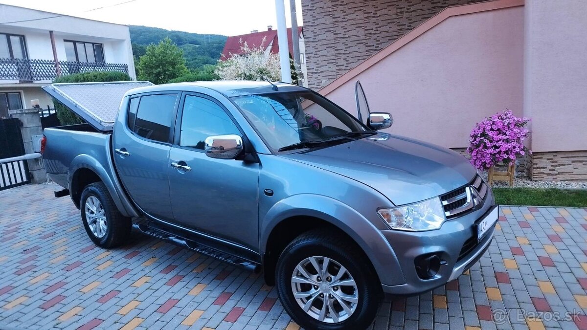 Mitsubishi L200,,,rok 2015,,2,5 DI-D 4WD Intense A/T, 131kw.