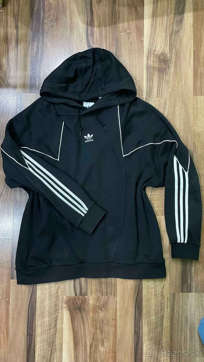 Adidas Three stripes hoodie L