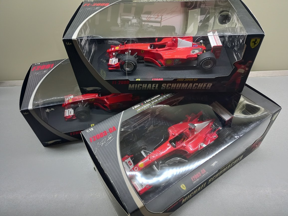 3x F1 FERRARI F2000 2001 a 2003GA SCHUMACHER HW ELITE 1:18