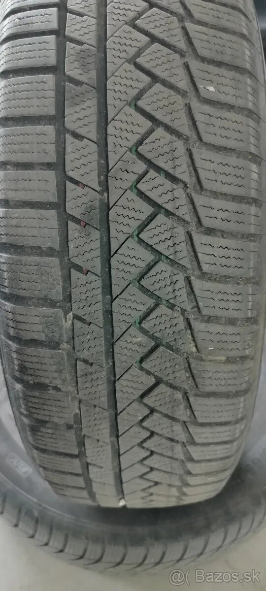 Predám 2 zimné pneumatiky 215/65 R17 99H Continental