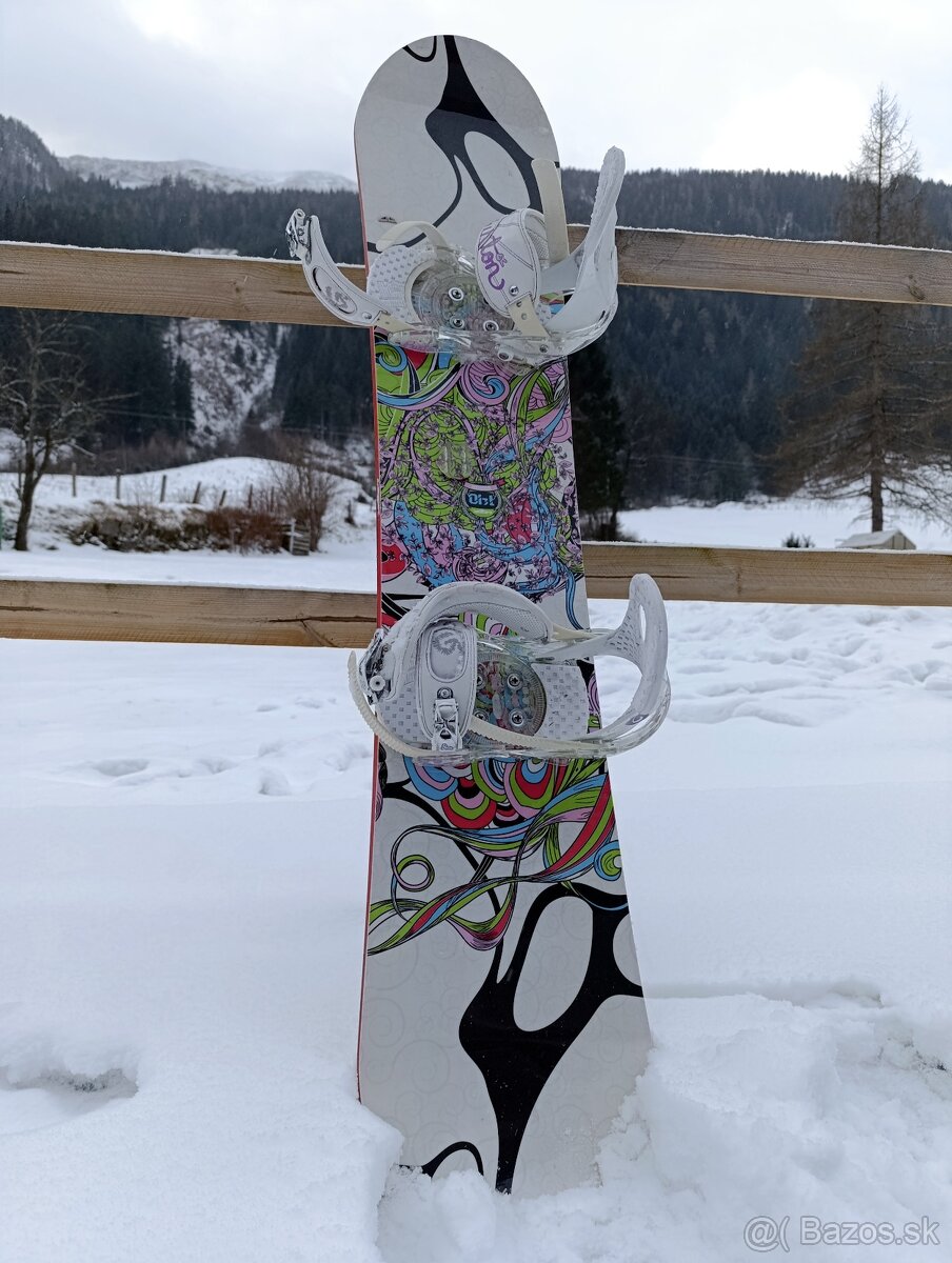 Snowboard, viazanie a topánky v cene.