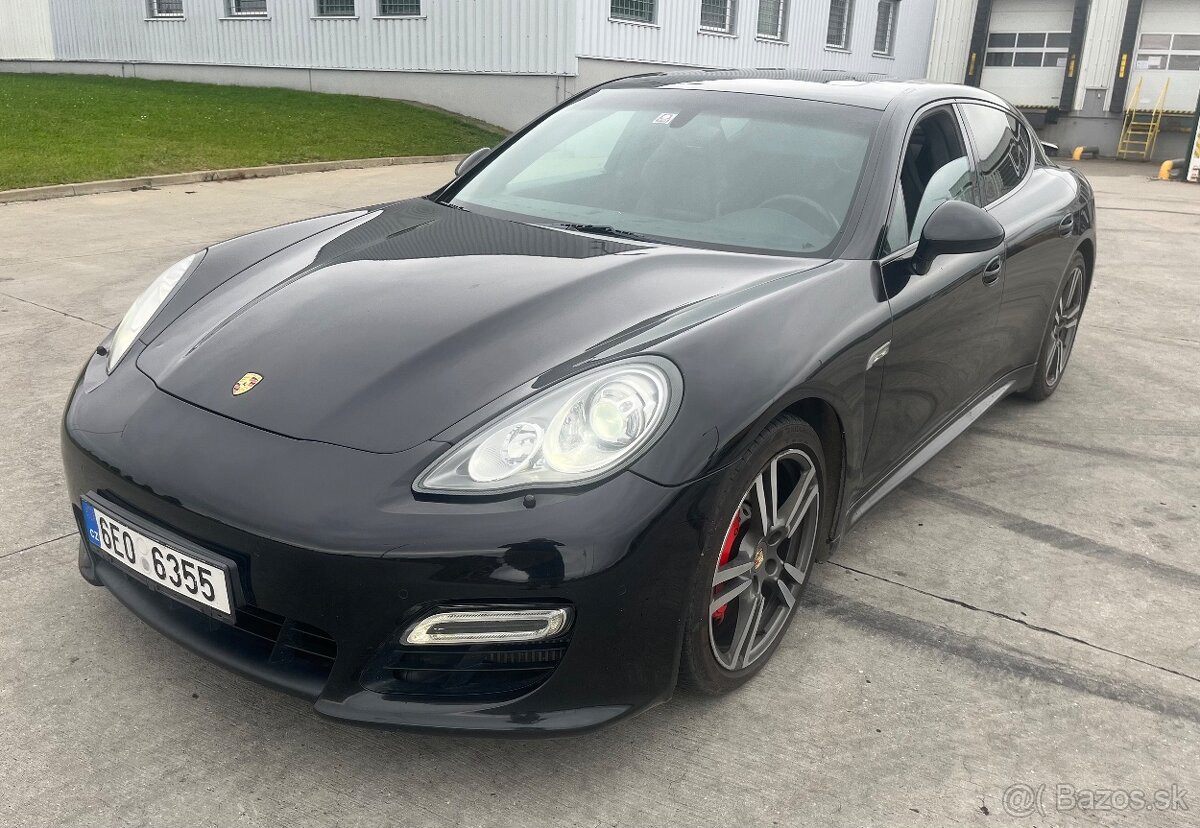 Porsche Panamera Turbo S 405kw