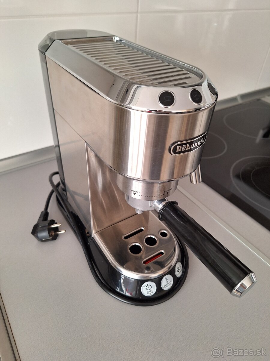 Predam kavovar DeLonghi EC680.M