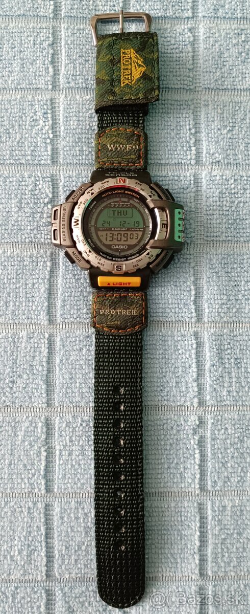 Casio Pro Trek PRT-40 WWF red