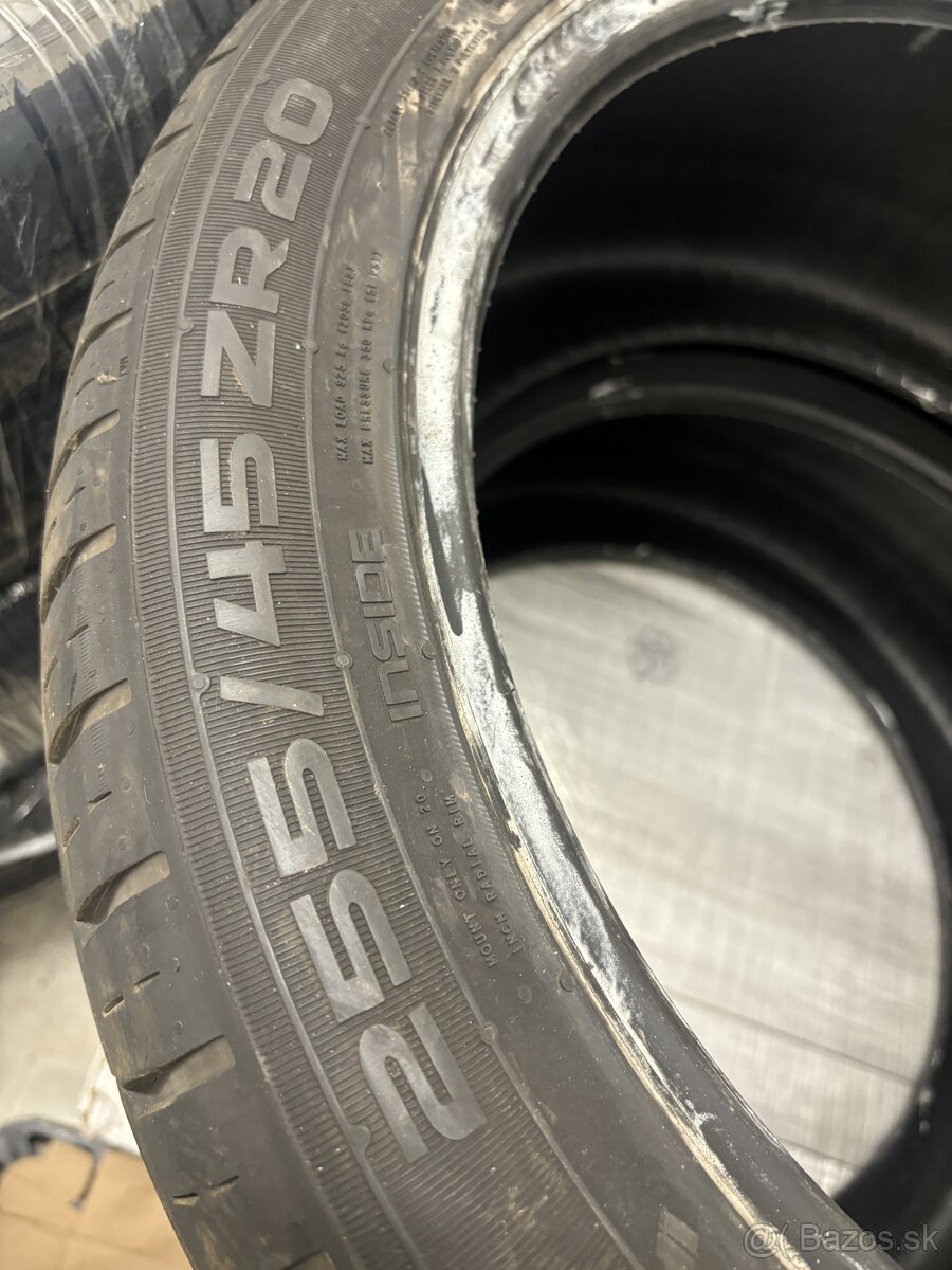 Predam 2ks pneu 255/45r20