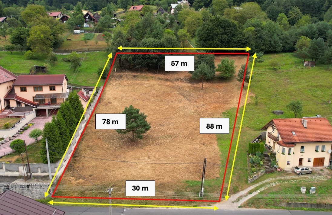 Petrovice – 3.400 m2 STAVEBNÝ POZEMOK NA ROD. DOM pri Bytči