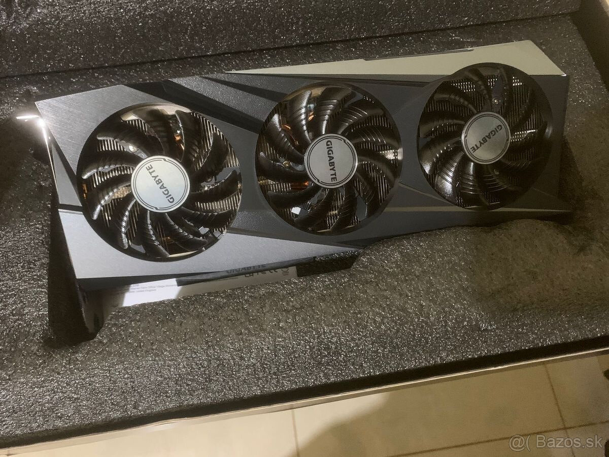 RX 7600 GIGABYTE