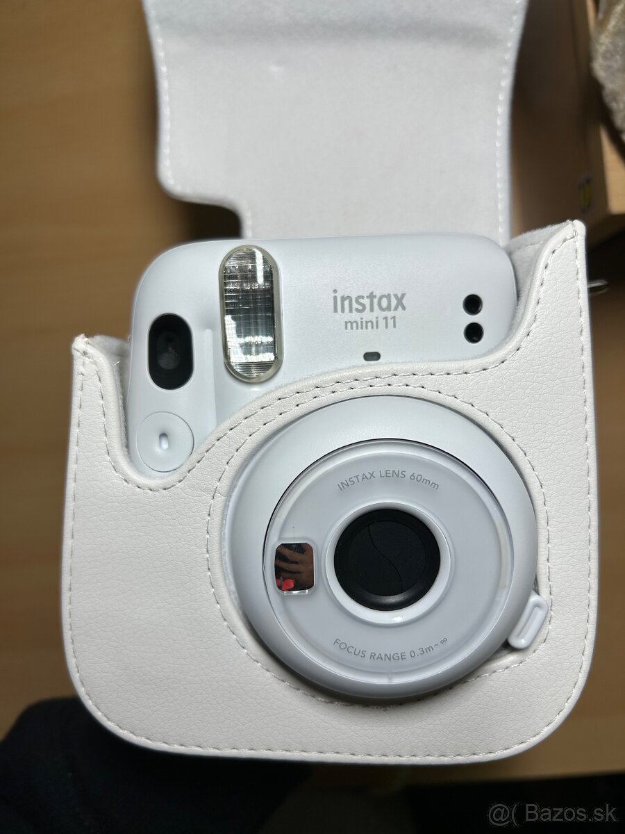 Fujifilm Instax mini 11, kožené púzdro a plný cartridge