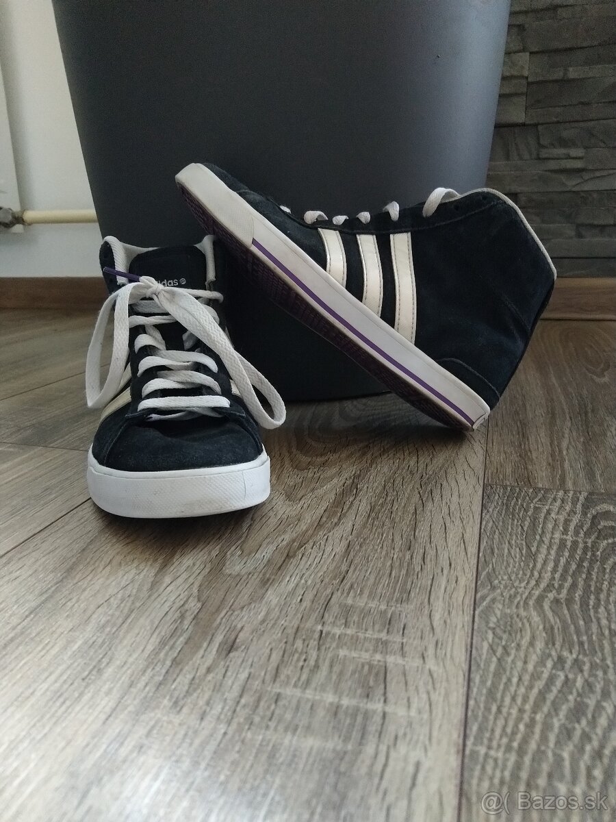 ADIDAS čierne botasky