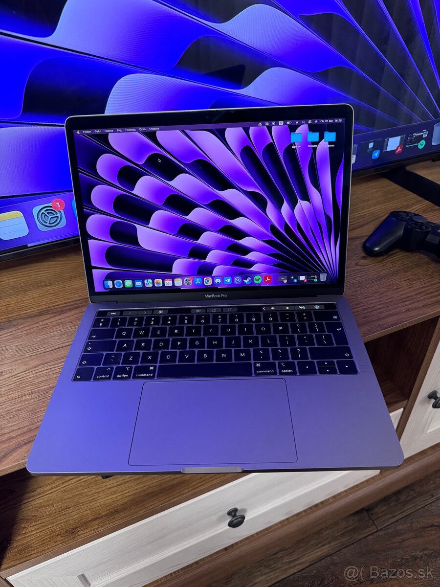 Predám MacBook Pro 13 2018 I7/16gb 256 SSD