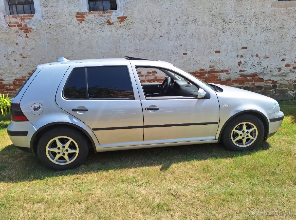 Volkswagen golf 1,6 automat