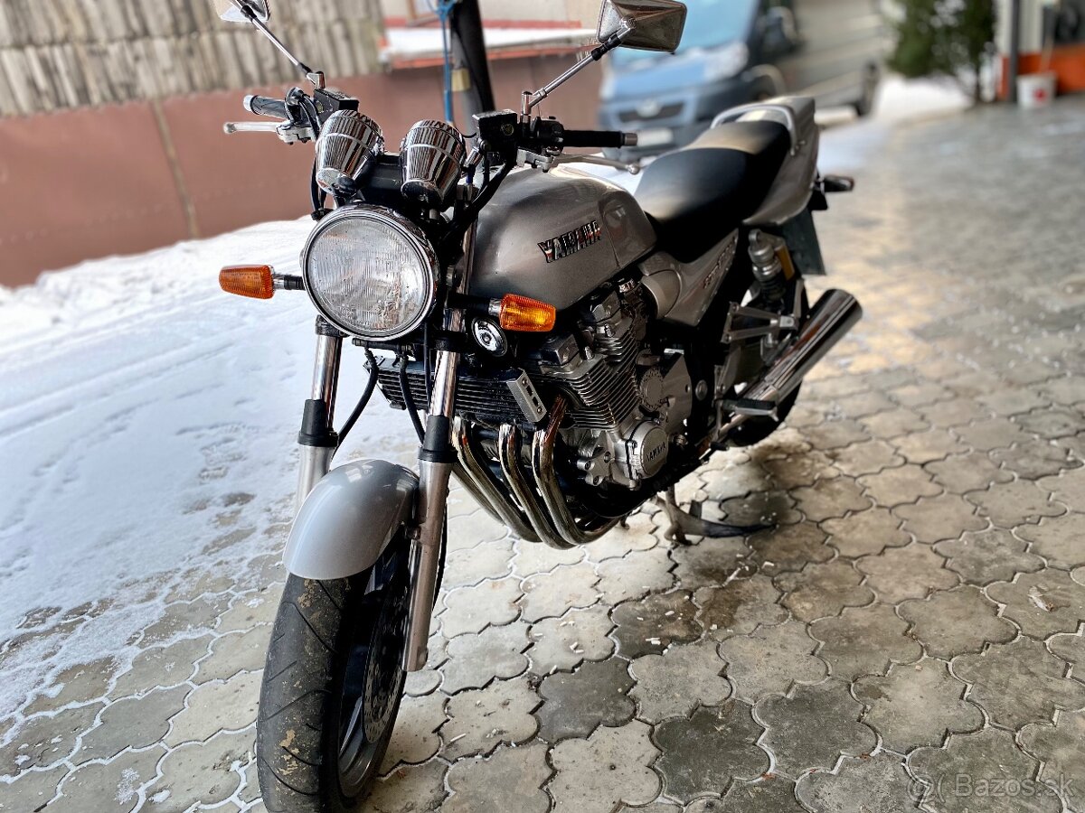 YAMAHA XJR 1300