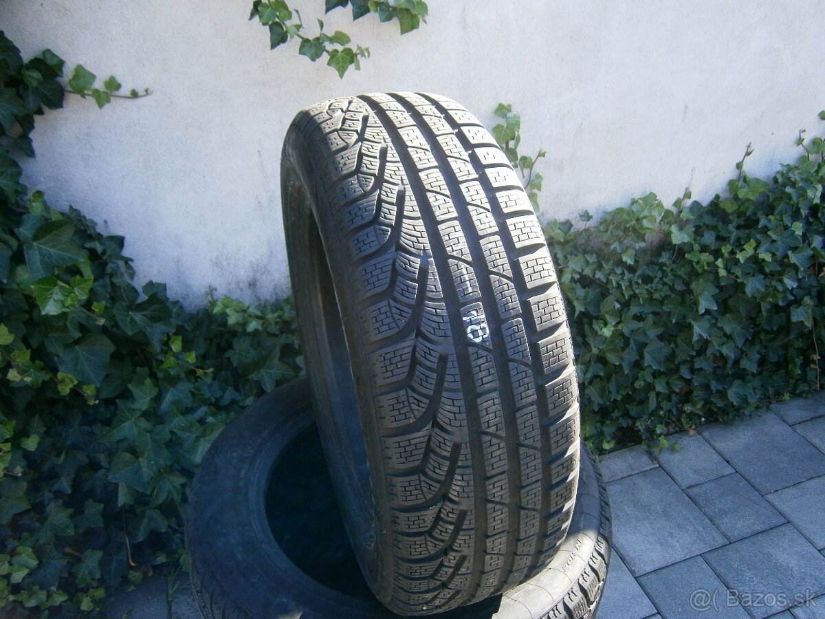 Predám 4x zimné pneu Pirelli 215/60 R17 96H