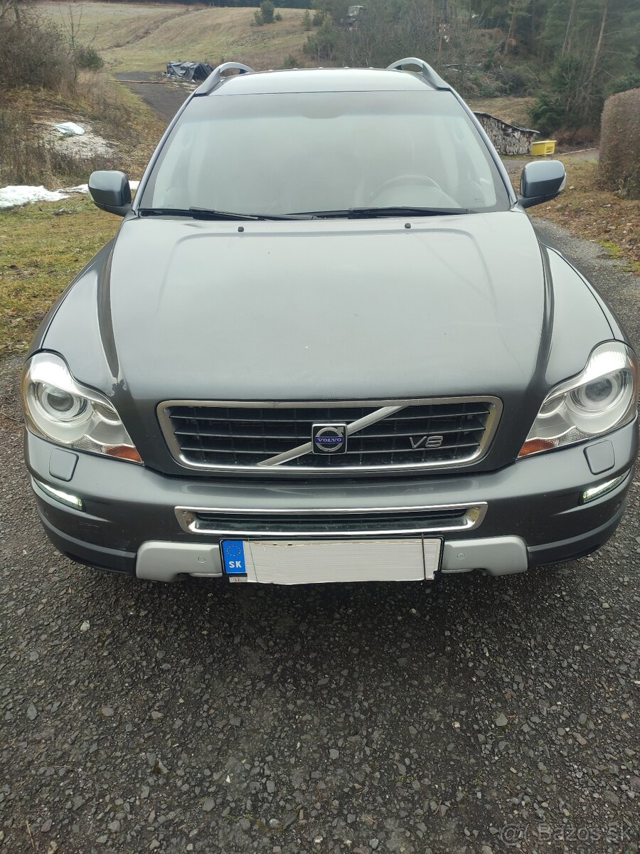 Volvo XC90 4.4 V8 benzín + LPG