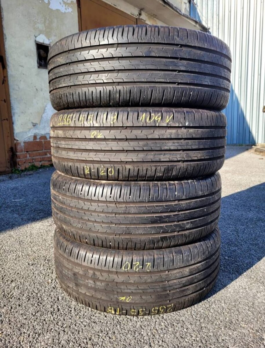 235/55 R18 Continental