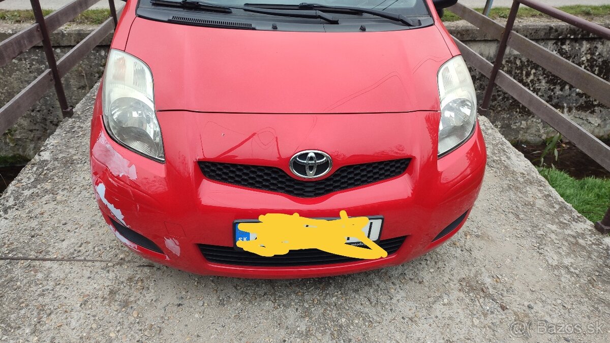 Kúpim predný nárazník na Toyota Yaris