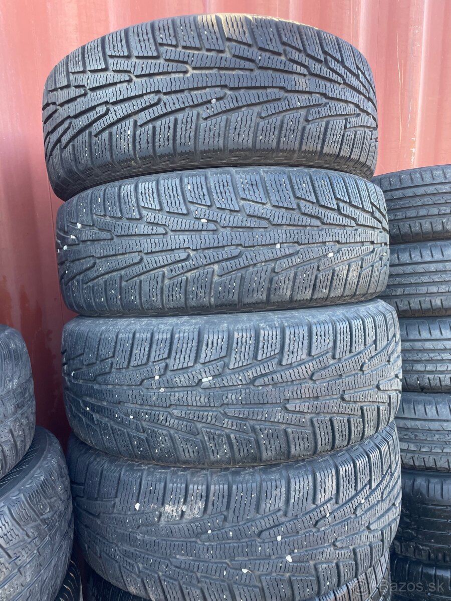 225/60 R17 nokian