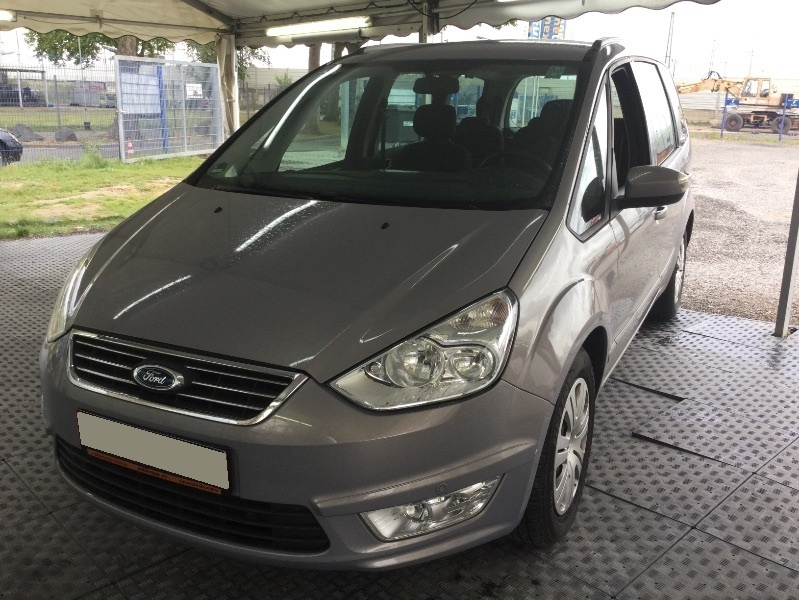 Ford Galaxy r.2011 2,0TDCI 103kW (140k) 7-miestny, navigácia