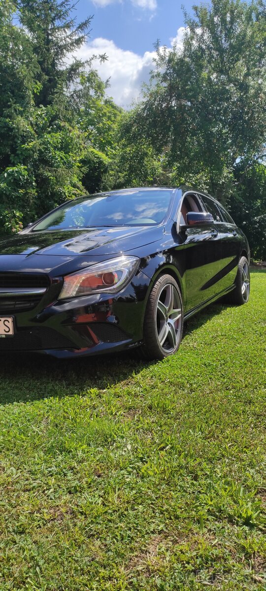 Mercedes - Benz CLA 200D Shooting Break