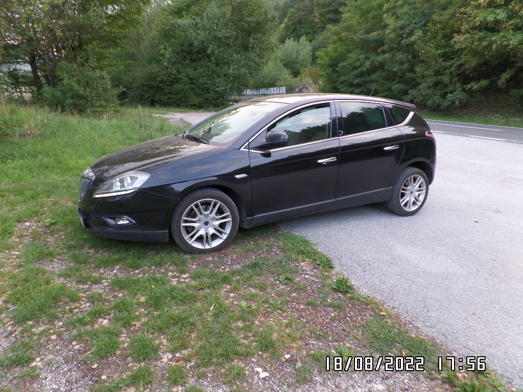 Lancia delta 2010r 121kw 2,0 JTD ojedinele auto na Sk