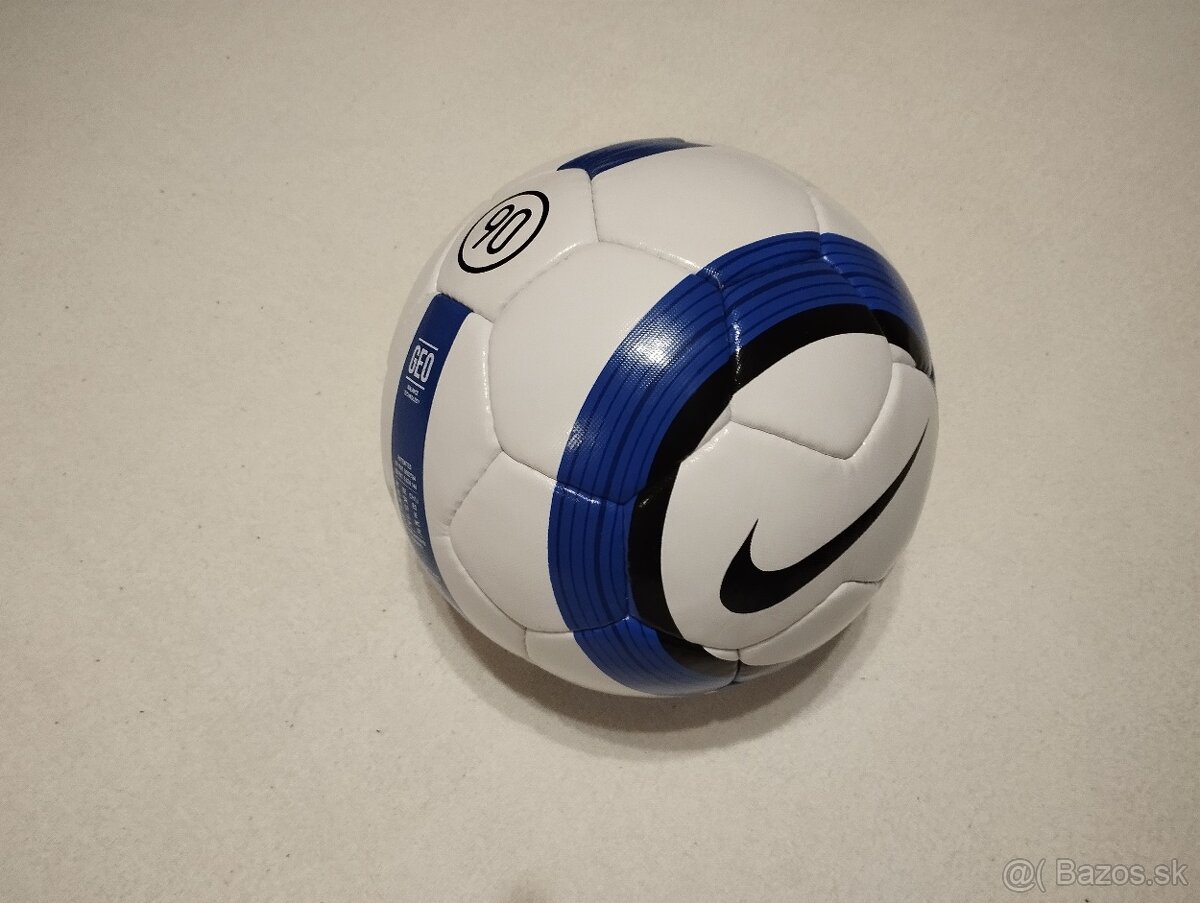 Futbalová lopta Nike Total 90