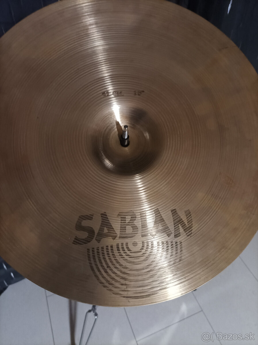 Sabian 16 palcový Medium Crash 40cm činel