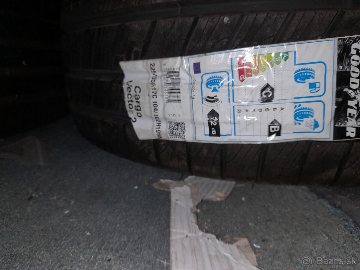 Goodyear cargo vector 225x55x17C