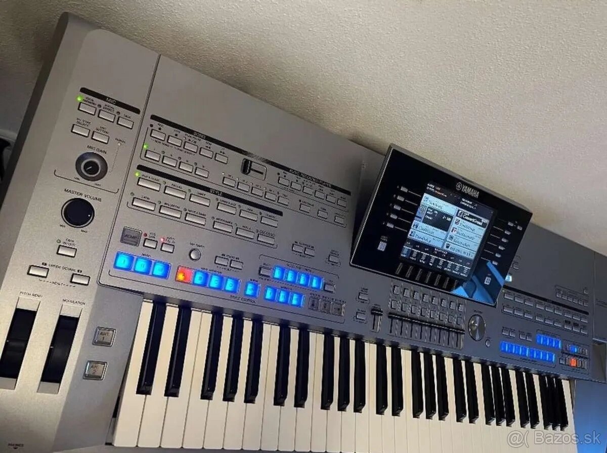 YAMAHA-TYROS 5.     61 key