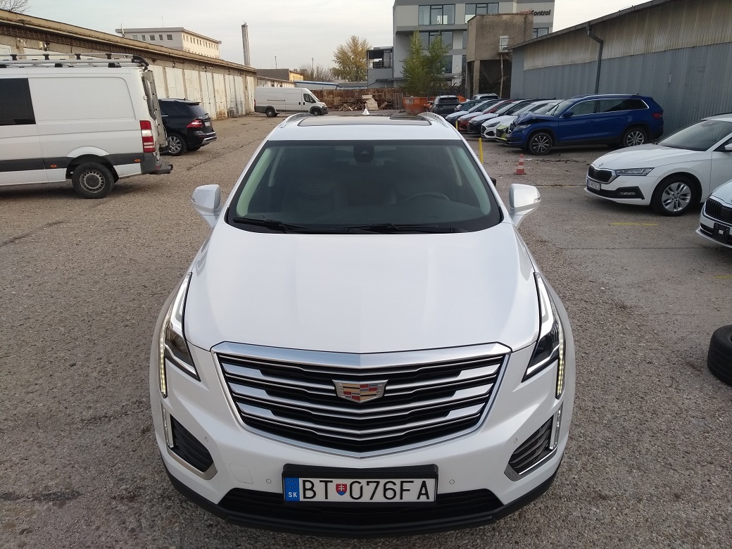 2019_CADILLAC XT5 3.6 V6 4x4_EU model_23.999€ netto_