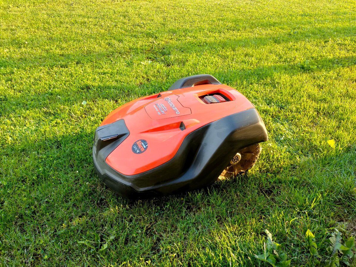 HUSQVARNA AUTOMOWER® 550 Robotická kosačka