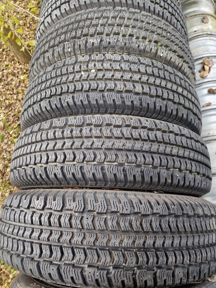 4ks zim.pneu 215/75R15 Mastercraft