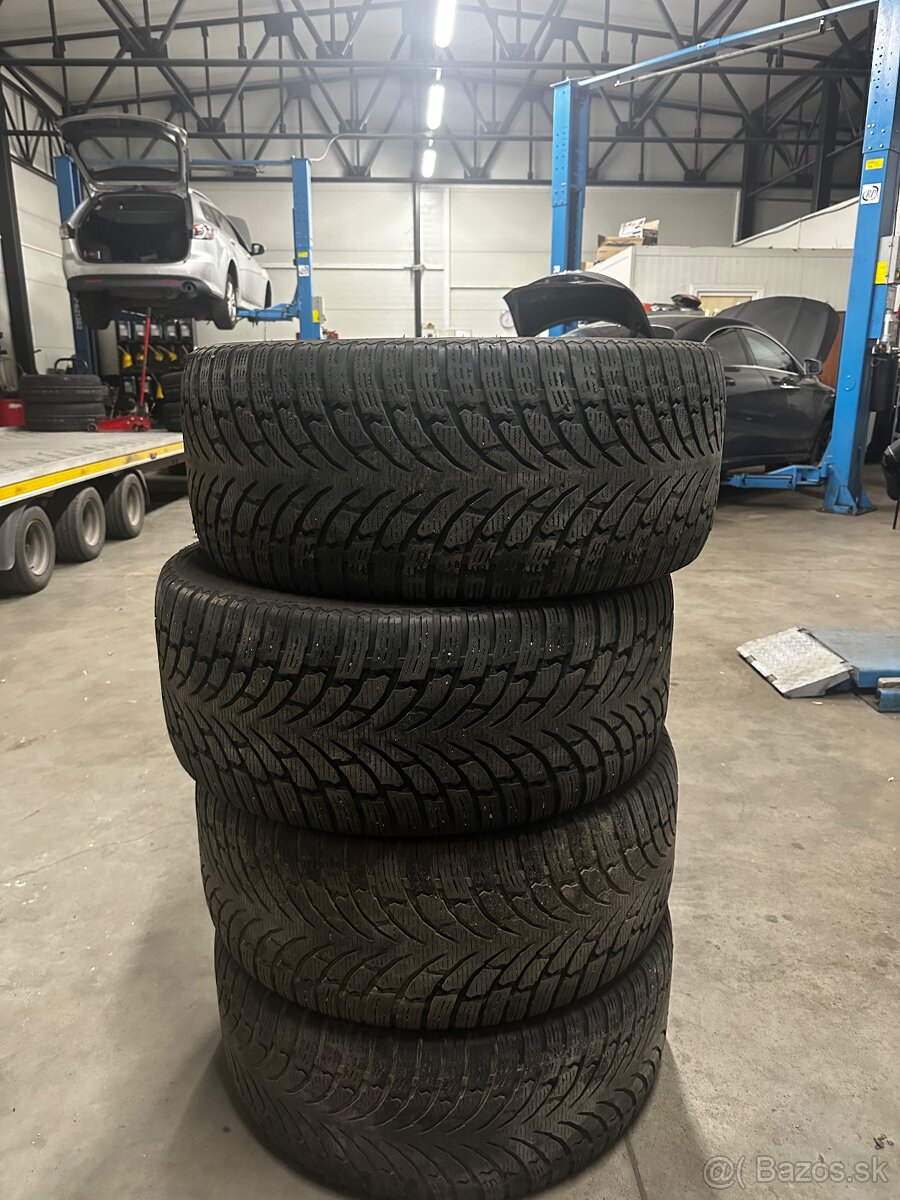 285/45 r20 zimne pneu Nokian  SUV